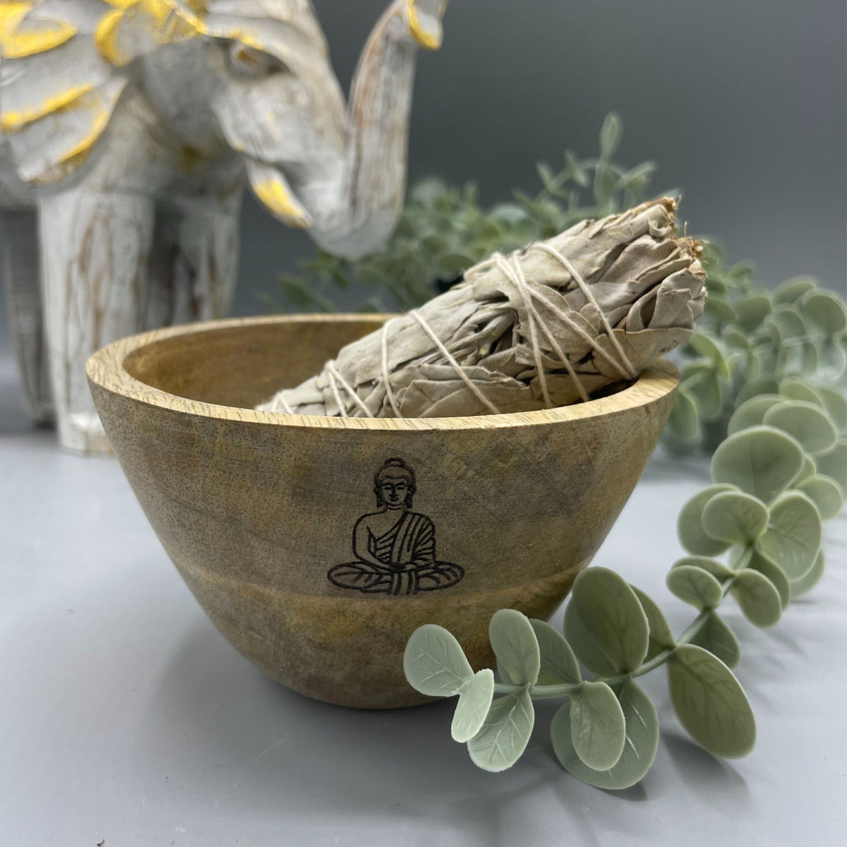 Drewniana misa rytualna na szałwię, Budda, 12 × 7 cm – zdjęcie 2