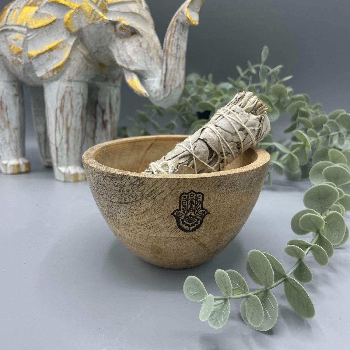 Drewniana misa rytualna na szałwię, hamsa, 12 × 7 cm