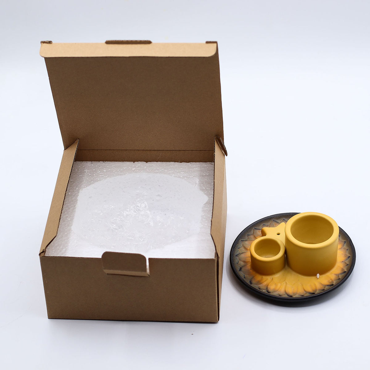 Ceramiczna podstawka na palo santo i szałwię, mandala, piaskowo-szara – zdjęcie 7