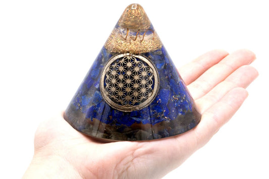 Stożek z orgonitu 90 mm, lapis lazuli, kwiat życia i zawieszony kwarc, ręcznie robiony – zdjęcie 2