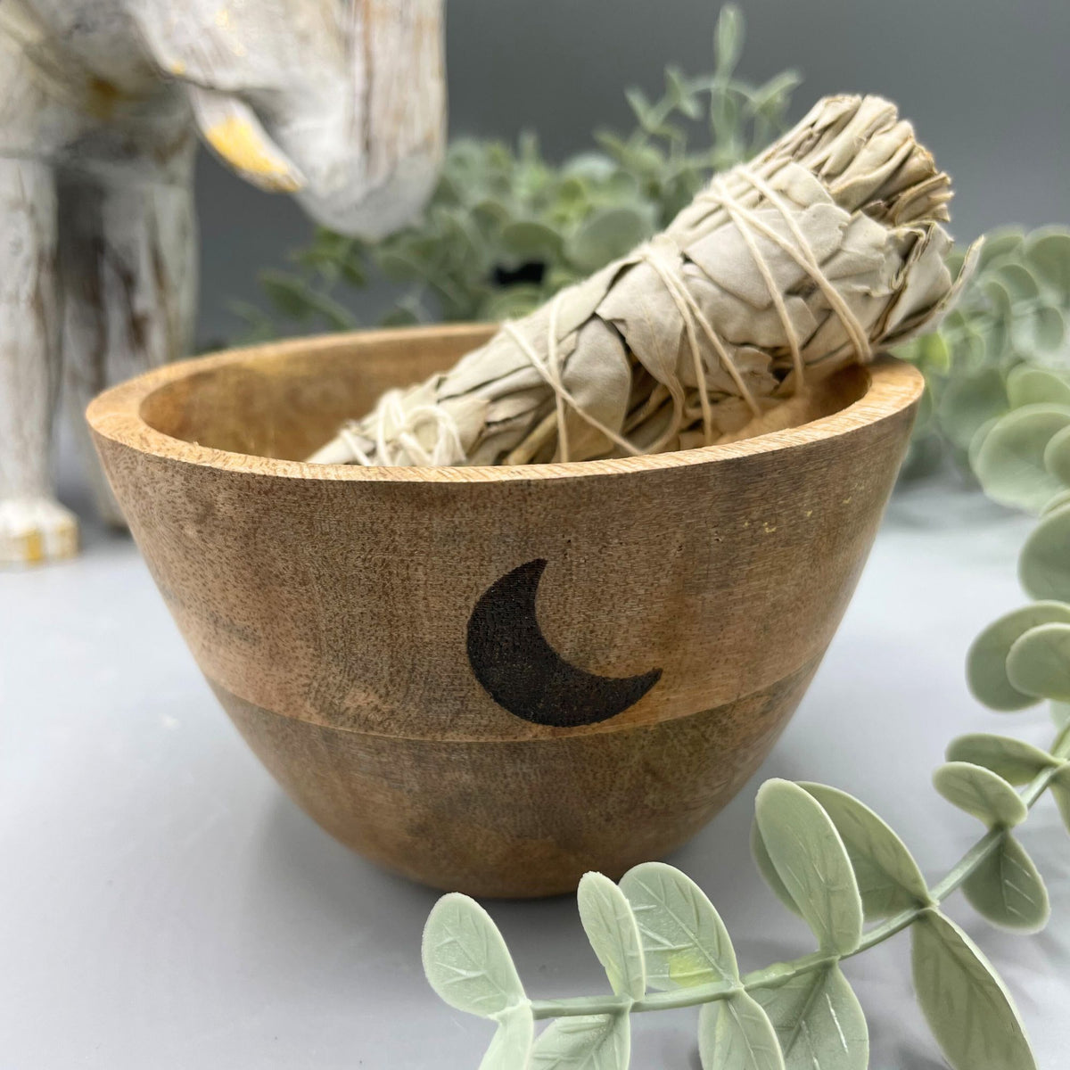 Drewniana misa rytualna na szałwię, trzy księżyce, 12 × 7 cm – zdjęcie 2