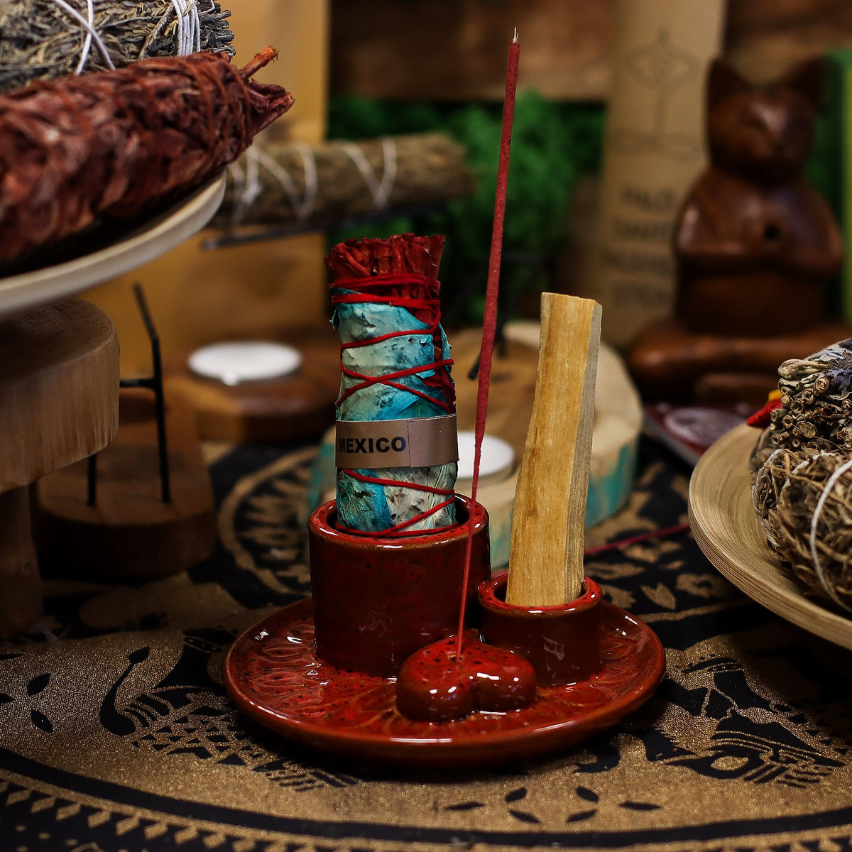 Ceramiczna podstawka na palo santo i szałwię, mandala, czerwona z sercem – zdjęcie 7