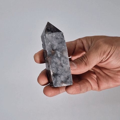 Obelisk z kalcytu, częściowo polerowany, 9 do 11 cm – zdjęcie 2